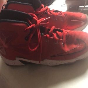 Lebrons Nike boys shoes
